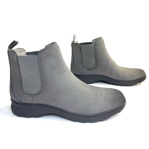 NWOB Vionic Evergreen Chelsea Boots in Charcoal Grey Nubuck- Size 7.5